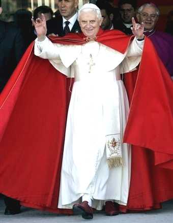 Verbindungen zum Satanismus - eine kleine Übersicht Pope_ratzinger-satan_sign