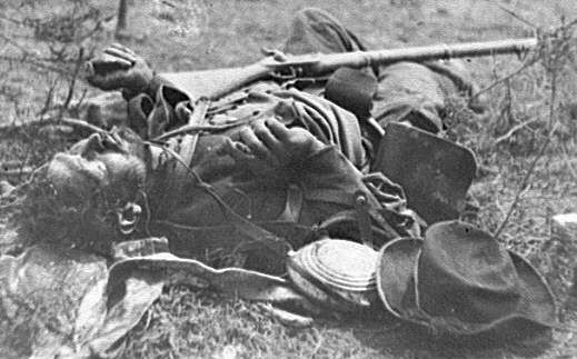 dead_civilwar_soldier_at_pea_ridge.jpg