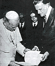 Billy Graham with the Pope in November 1982